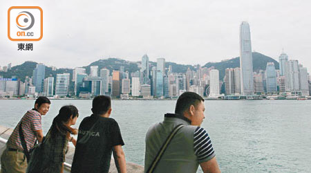 卓百德認為，香港地產市場的一些表現，在西方人的眼裏會覺得很奇怪。