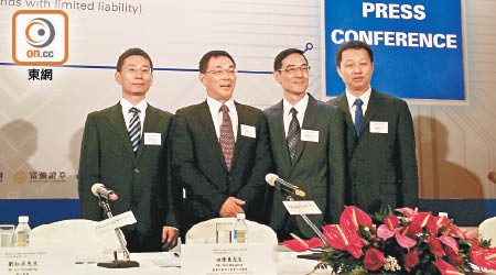 芯智田衛東（左二）稱，將加強產品技術，擴大營銷提升利潤率。