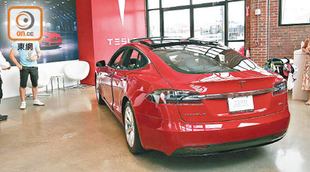騰訊入股Tesla，可見電動車產業個餅會愈做愈大。