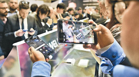 除iPhone產品外，內地智能手機同樣湧現升級潮。