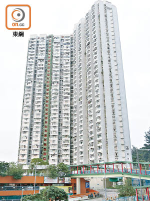 藍田公屋興田邨中層單位於第二市場售三百四十萬元。