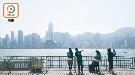 在港發行綠債的公私營機構相信會愈來愈多，香港可望成為區內綠色金融中心。