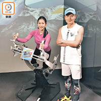恒基物業代理林達民（右）說，君譽峰健身室內引入飛行動感VR健身器。