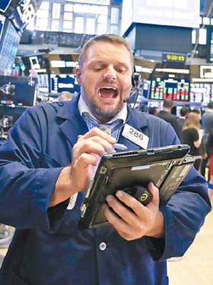 美國股市周四早段下瀉。