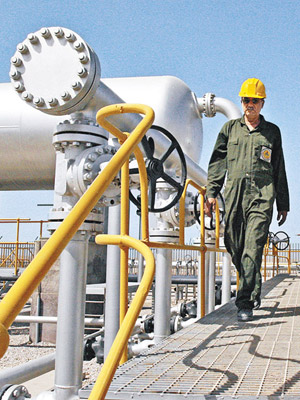 分析指，油價第四季或最多漲至每桶90美元，視乎伊朗石油出口的減少幅度。