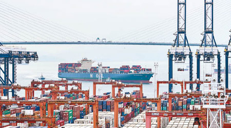 香港二月份出口貨值錄三年來最大跌幅，各行業廠商均憂慮前景。