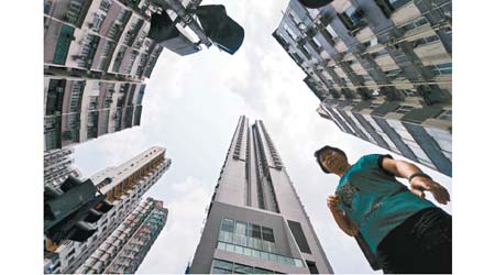 中信里昂預期，香港樓市將出現不同範疇全方位下跌。