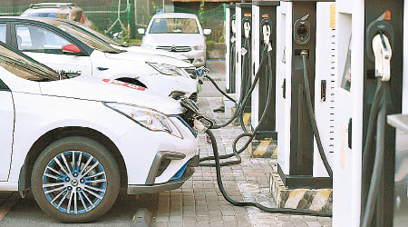 市場對電動車電池用的鋰需求增加。
