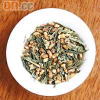 玄米茶：日本特有的茶種，以綠茶混合炒糙米粒而成，由於帶有幽幽的米香，使其茶香更見獨特。