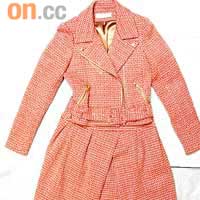 foundation addict粉紅色Tweed料Biker款西裝褸 $6,899、粉紅色Tweed料短裙 $3,999（Both from d）