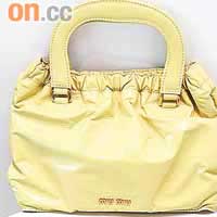 miu miu青黃色手挽袋 $2,091（b）