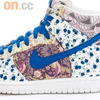 Nike Liberty Dunk碎花拼布波鞋。