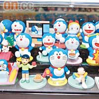 多款多啦A夢的生活情景玩具，造型非常神似，NT$70（約HK$17）。