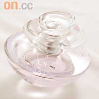 Guerlain Insolence Icy Fragrance EDT<br>閃爍提神的柑橘香味，夾雜濃烈的Apple Granite，以及清爽的白麝香和白木，在濃淡中取得平衡。$550/50ml （e）