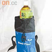 2公升水瓶袋 $20（c）<br>家庭裝飲品重量不輕，隨時用上兩個膠袋擺放，有這個專放2L飲品的袋就可解決問題。