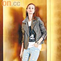 Outfit 7<BR>Biker jacket<BR>未定價<BR>Christopher Lee Sauve<BR>AVE ANNA T恤<BR>$4,890<BR>Ksubi<BR>窄腳牛仔褲<BR>未定價<BR>Tom Binns<BR>骷髏骨頭手鐲<BR>未定價