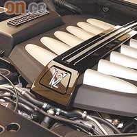 6.6公升V12雙Turbo引擎採用直噴技術，0~100km/h只需4.9秒完成。