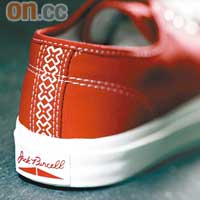 Converse 1HUND（RED）× Saint Alfred & Kicks Hawaii Jack Purcell $499（A）刻意使用非洲布料，鞋踭注入民族色彩的交叉圖騰，切合替非洲籌款的主題。
