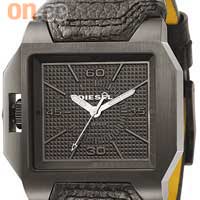 黑色皮帶指針手錶 $1,000