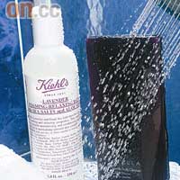 （左）Origins A Perfect World白茶沐浴乳 $250（E）<BR>（中）Kiehl's薰衣草泡沫浴露 $190（F）<BR>（右）Stella McCartney Stella 溫和潔膚乳 $290（G）