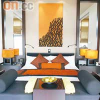 房間設計貫徹Angsana用色鮮艷的風格。