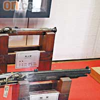 城內展出很多不同時期的火繩槍，是日本眾多城堡中最豐富。
