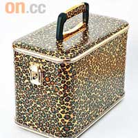 啡色豹紋圖案化妝箱（長29cm × 高20.8cm × 闊16cm） $599（C）