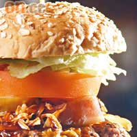 K.G Burger $68<BR>牛肉漢堡配上韓國Bulgogi特色燒肉醬，近似燒汁的味道甜甜的，令漢堡吃來更可口。