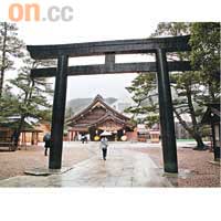 出雲大社是日本諸神開會地，地位崇高。