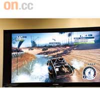 試玩賽車Game《Dirt 2》，畫質明顯較PS3、Xbox 360的全高清解像度更細膩，賽車行駛時濺起的水花及泥塵都一目了然，表現動態畫面亦相當流暢。