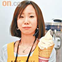 長野縣代表<BR>在高速公路、火車站等賣到No.1的軟雪糕Royal Sweet Vanilla，味道香濃，超級軟滑，380日圓（約HK$33）。