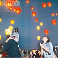 台灣平溪鄉有「天燈之鄉」之稱，每年正月十五元宵節都會舉行大型天燈節。