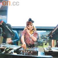 早前Rin在福崗的FACo亞洲時裝節的Party內表演打碟。