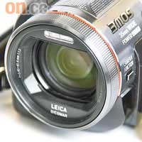 35mm廣角Leica鏡頭Zoom盡12倍可達420mm，用埋18倍智能變焦就可變成630mm。