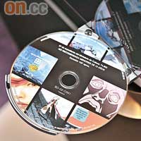 輕按機底的Open掣，就會即時彈出藍光碟盤，兼播BD、BD-R/RE、DVD、DVD-R/RW、CD、CD-R/RW等碟種。