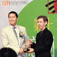 張佳添（左）的「我們的主題曲」，在08年拿到創意創業大獎。
