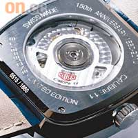 藍寶石水晶透明錶底設計，外圈刻有150th Anniversary 1860~2010字樣，擺陀亦刻有懷舊Heuer Logo。
