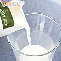 雖未能確認運動後飲奶會有效消脂，但肯定的是，飲用些少含蛋白質飲品，會加快肌肉復原，有助紓緩疲勞。