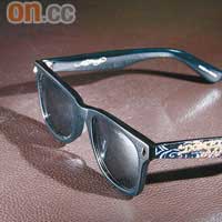 黑色Wave字樣紋身太陽眼鏡 $3,500（B）