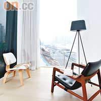 家具全部出自名家之手，如丹麥的Arne Jacobsen、米蘭的Antonio Citterio等。