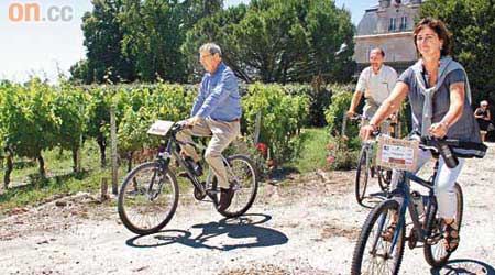 踏單車暢遊法國著名葡萄天堂，是不錯的體驗。