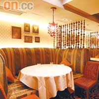 餐廳開業已有近40年，屬居港印度人中的「富豪飯堂」，更堪稱是全港唯一供應Ayurveda藥膳的印度餐廳。