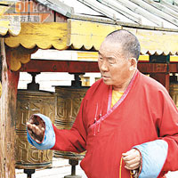 據講昔日鼎盛時期，寺內曾居住了過萬名喇嘛。