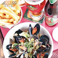 Belgian-Style Mussels Mariniere 配 Palm<BR>琥珀色的啤酒，口味漸次濃郁，所以選配這酒吧的Signature比利時青口，新鮮青口加入白酒、牛油、蒜蓉等煮香，讓白酒吊出濃郁海鮮味，凸顯出濃而不濁的啤酒香。