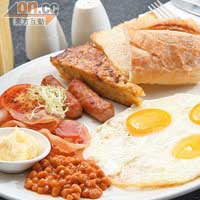British Breakfast $108<BR>包括3隻雞蛋、煙肉、腸仔、焗豆、Black Pudding、焗番茄、多士再配咖啡茶或Mango Magic Smoothies，超滿足。