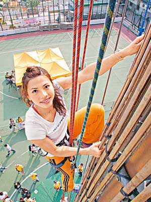 攀爬運動是Liza的另一強項，連續多年榮獲本港女子攀石冠軍。