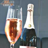 Veuve Clicquot Rose,Yellow Label, Brut Reims, N.V. 每杯$170 每支$830<BR>若遇上開心時刻，最好開這人氣香檳來慶祝，色澤醉人，氣泡綿密細緻，而且沒強酸性，感覺和順。