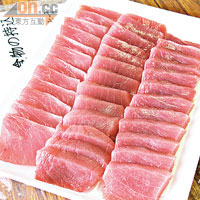 沖繩的金槍魚肉味道鮮甜有嚼勁。