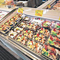 泊iyumachi魚市場，真係「海鮮價」，才¥500（約HK$48 ），就買到新鮮壽司。