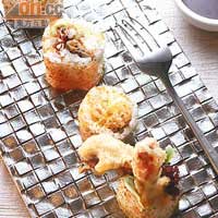 網米紙軟殼蟹卷 $180<br>壽司吧一系列Zenku Zushi創意十足，將日本風味Fusion異國菜式，像這款用米飯包住炸軟殼蟹的米紙卷，就將壽司與越南小食二合一。